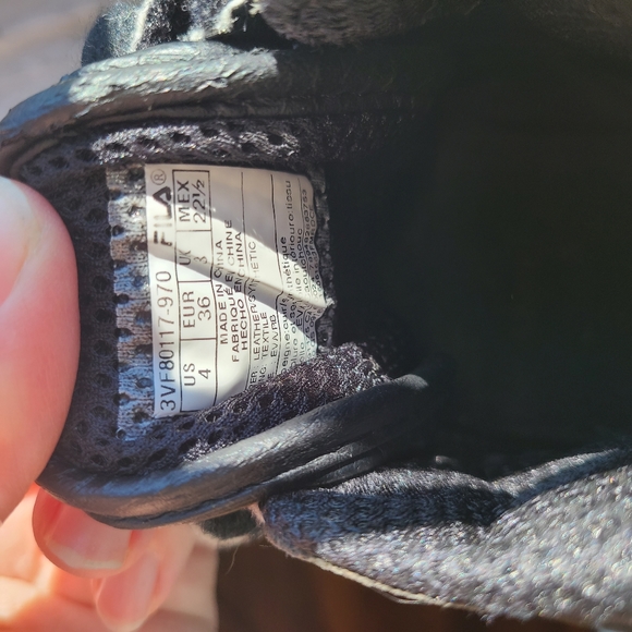 Fila high tops Sneakers Size US Mens 4 - Picture 7 of 10